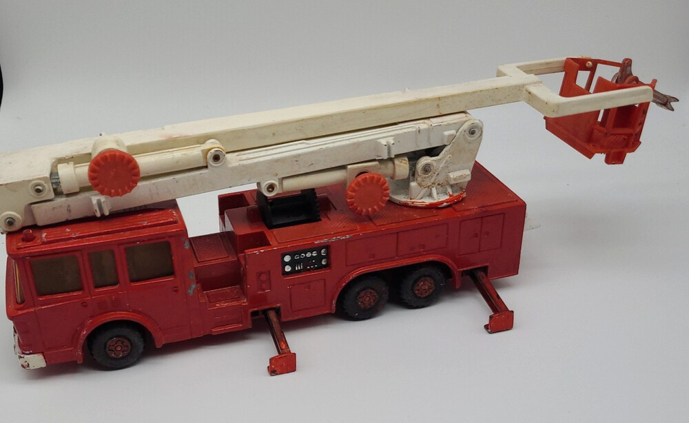 Vintage Matchbox Super Kings Simon Snorkel Fire Engine K-39 - 1979 SuperKings